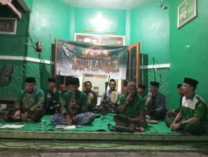 Perkuat Ukhuwah, Kolaborasi Rijalul Ansor dan IPNU Megaluh Gemakan Sholawat di Kantor MWC NU